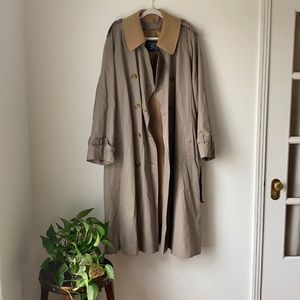 VINTAGE Burberry trench coat 100% wool lining EUC